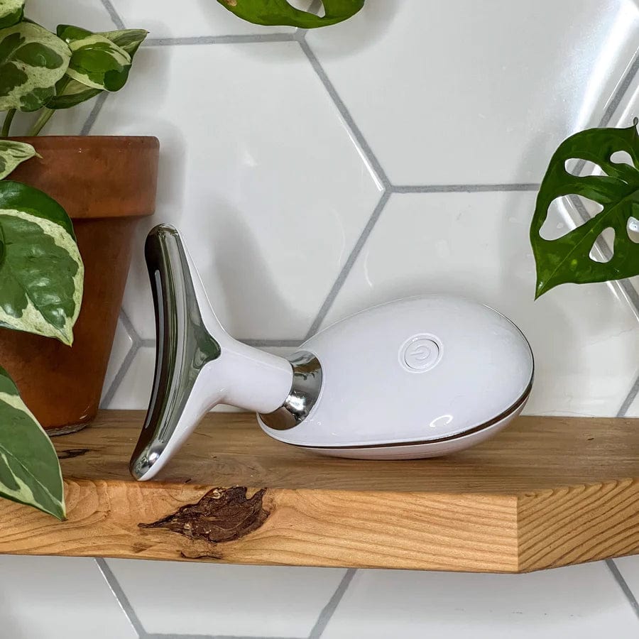 OMNI Pro™ - Erase 10 Years From Your Face in 10 Minutes Daily (+ FREE Mystery bonus)