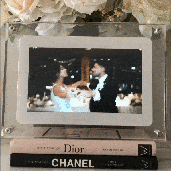 LuxFrame Pro™ - Bring Every Memory To Life In Stunning HD (+ FREE Annual Planner | 50 pages)