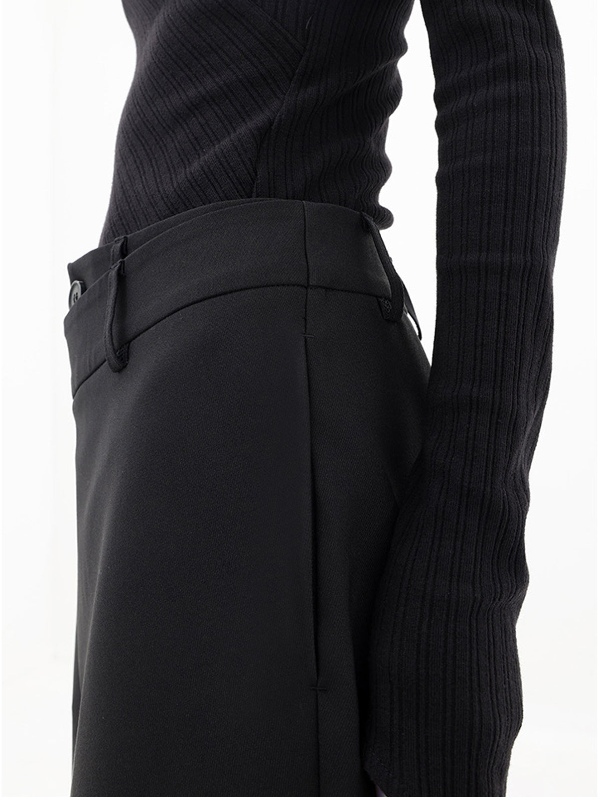 Asymmetrical wide pants