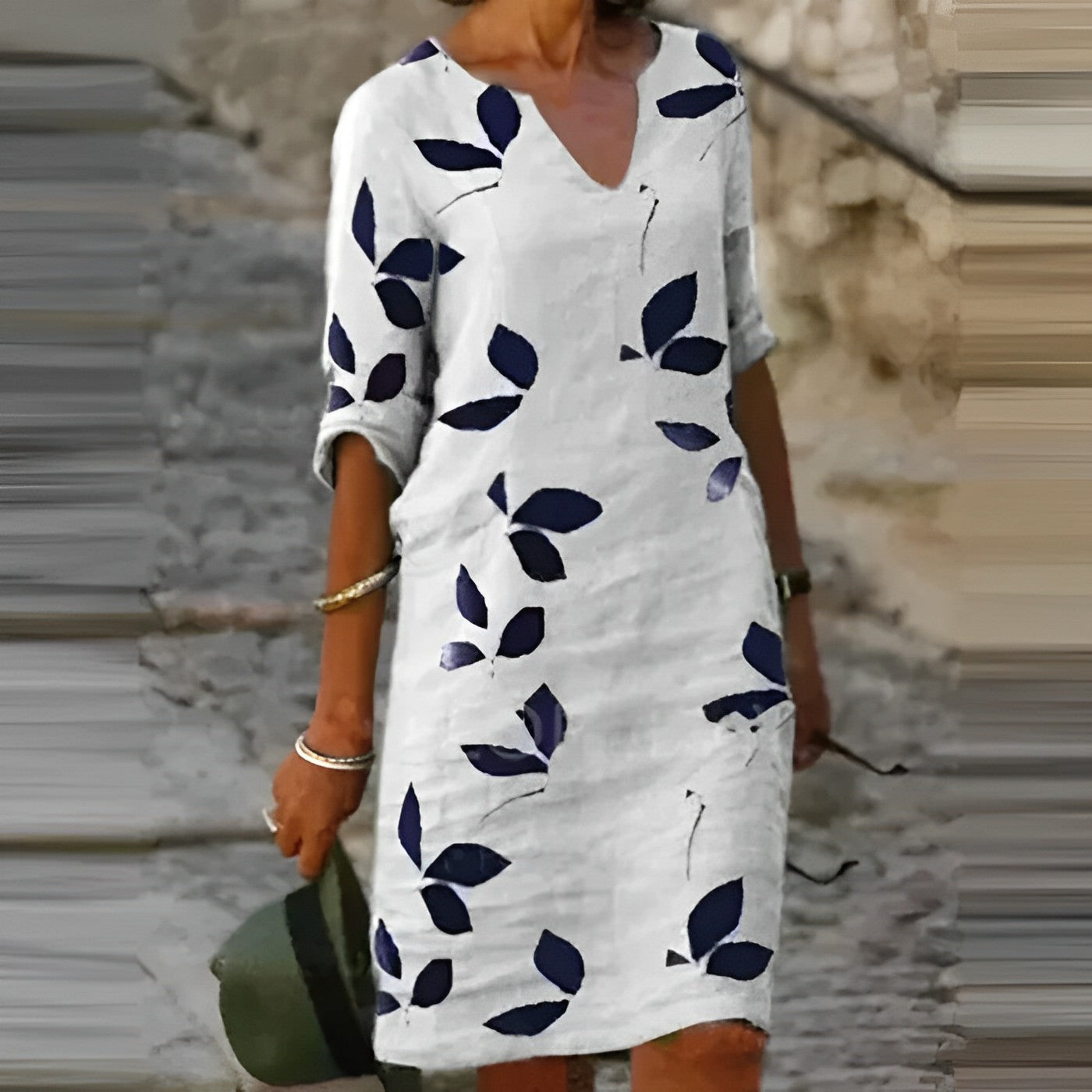 Ladies leaves print dress with v-neck | Casual loose midi dress with 3/4 sleeves