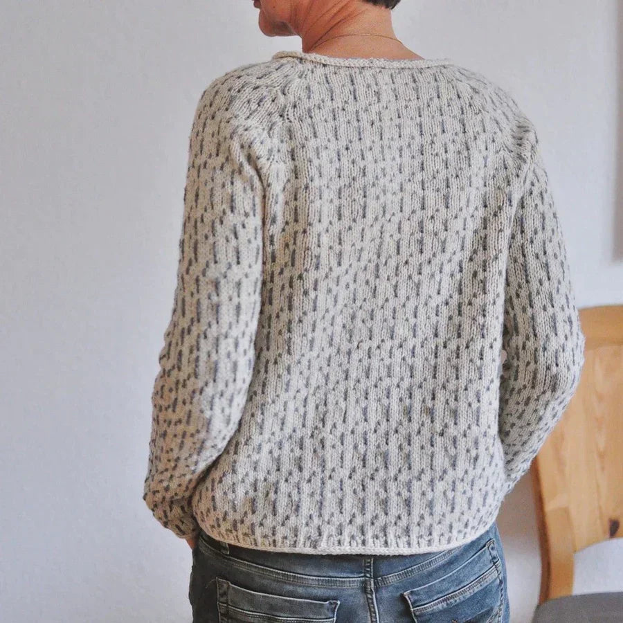 Ladies knitted sweater with structure Round neck, long sleeves, loose fit