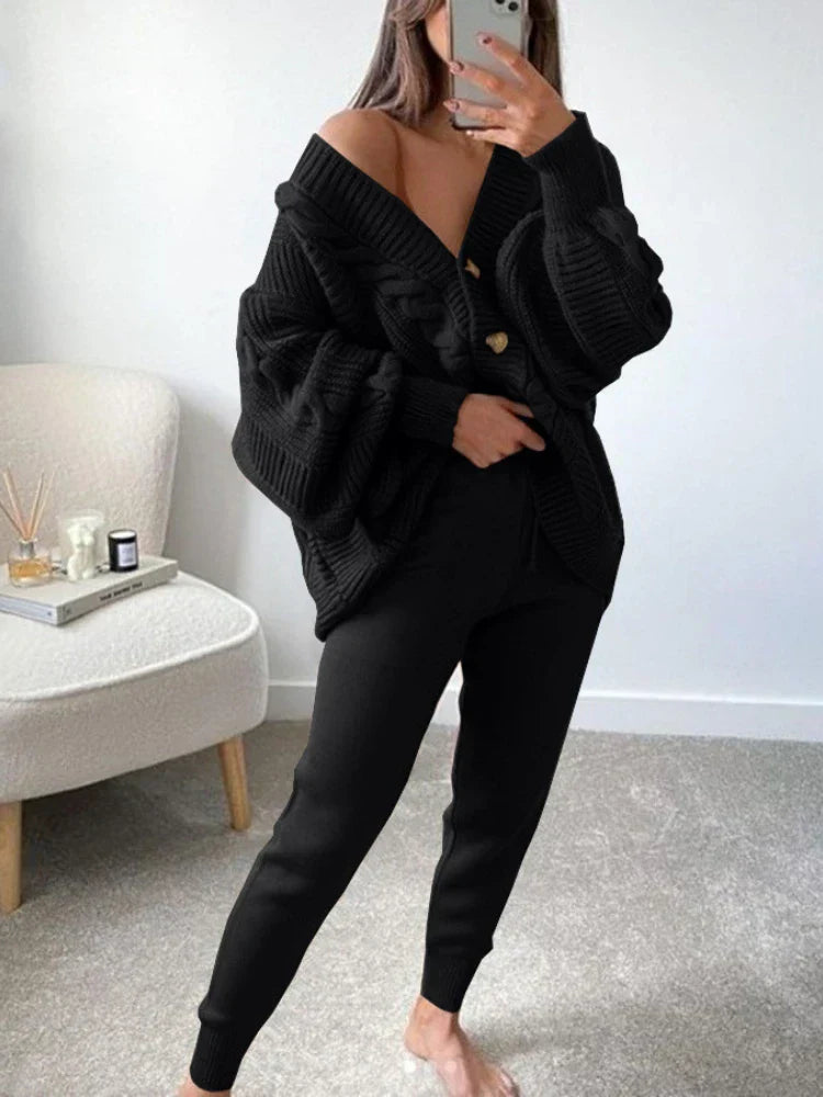 Ladies knitted two-part set | Knot closure vest, Slim Fit Broek, Casual Style