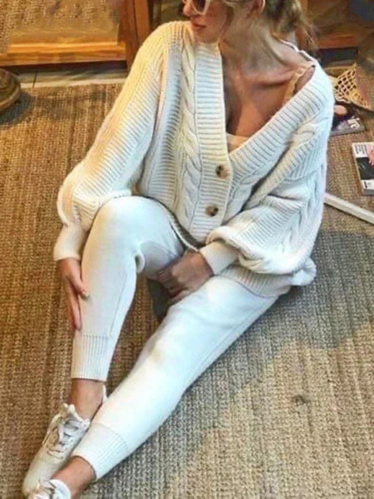 Ladies knitted two-part set | Knot closure vest, Slim Fit Broek, Casual Style