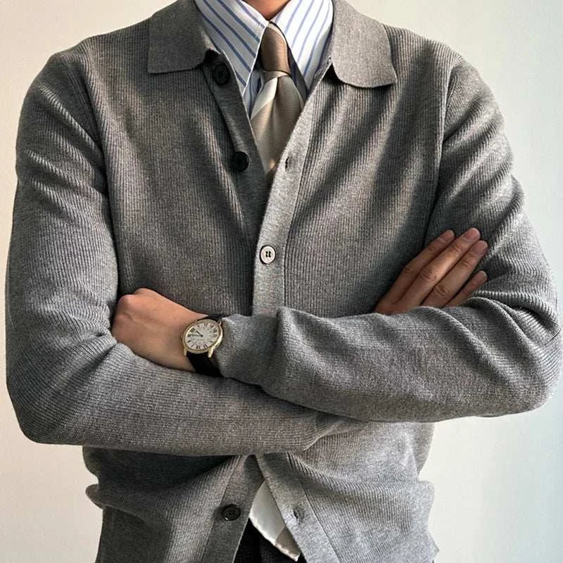 Knitted cardigan for a modern look