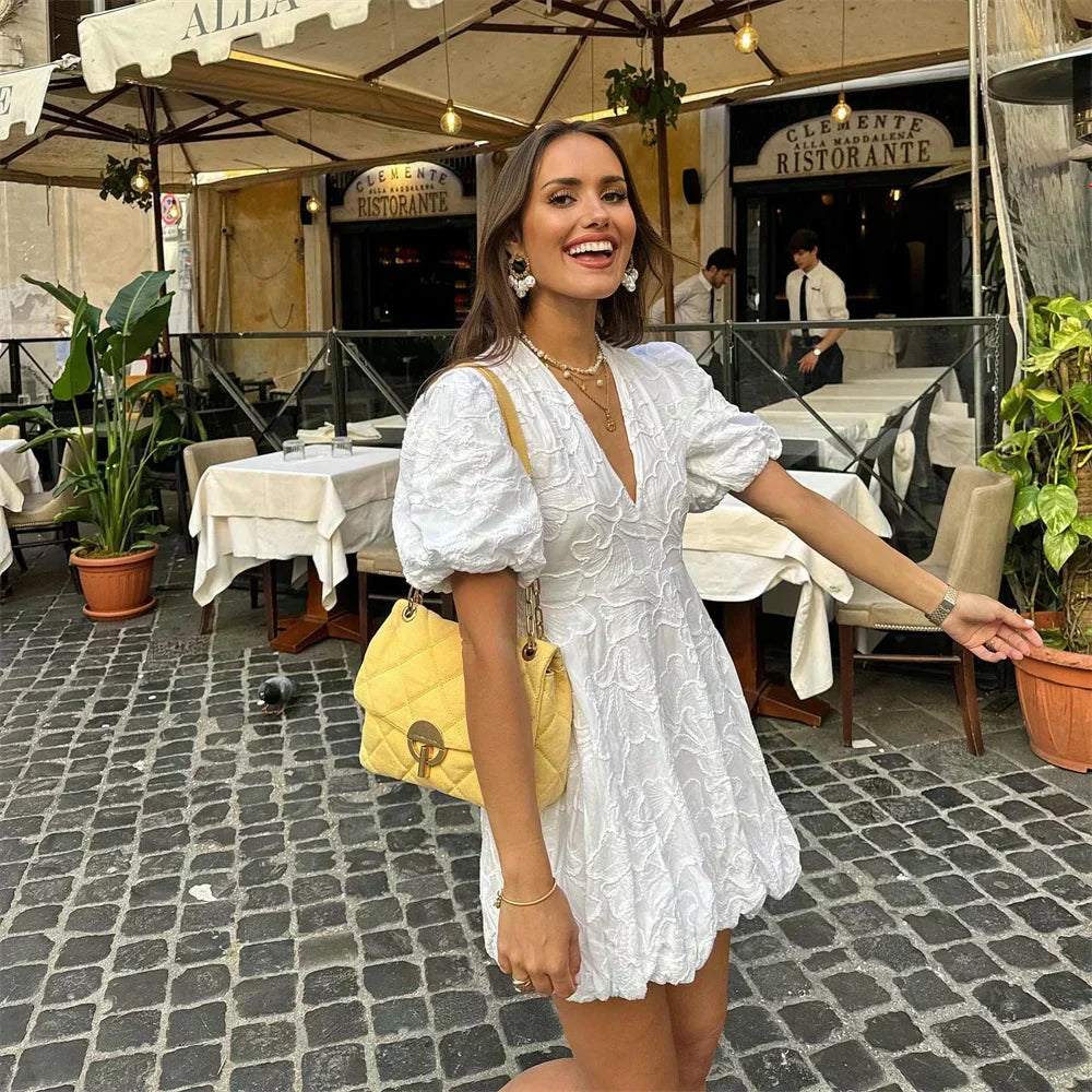 Short dress with puffed sleeves - Elegant & Stylish for special occasions