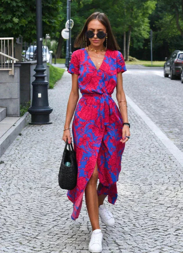Long wrap dress with floral pattern - airy & stylish for the summer