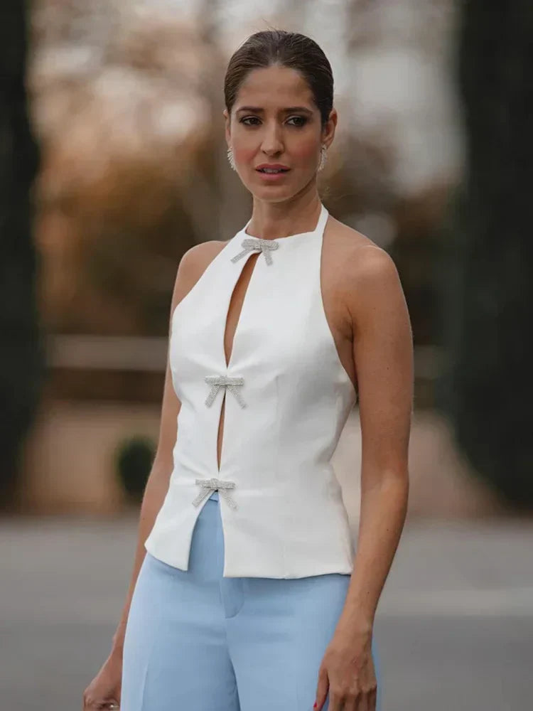 Mila - Elegant Haltertop