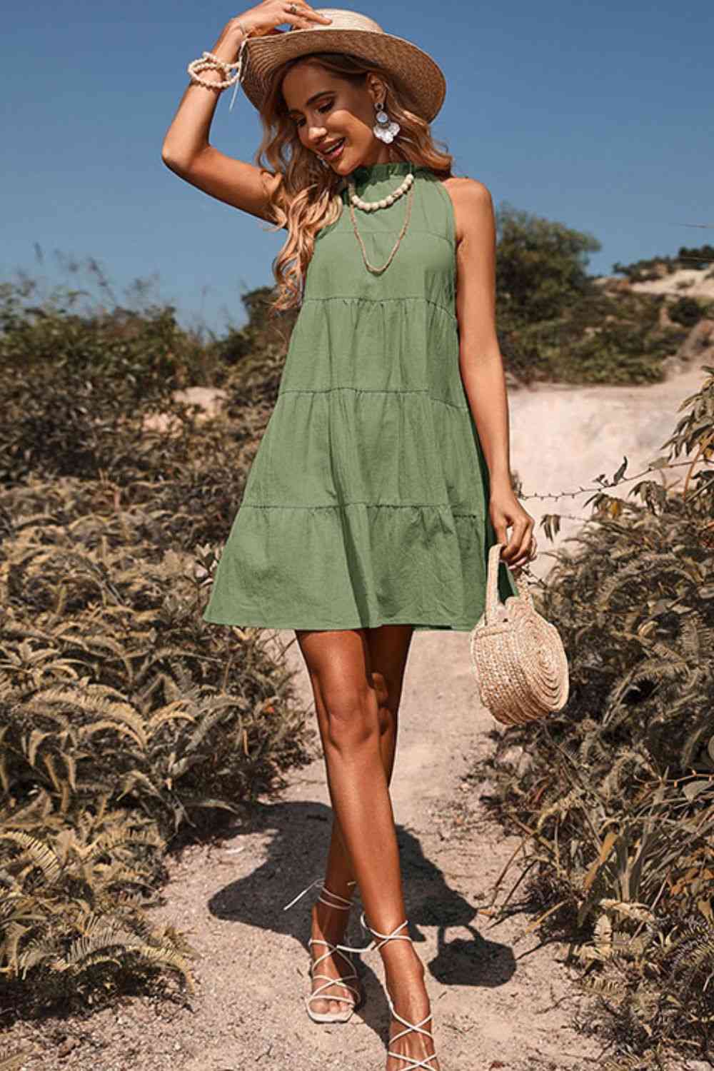 Sleeveless layered ladies dress